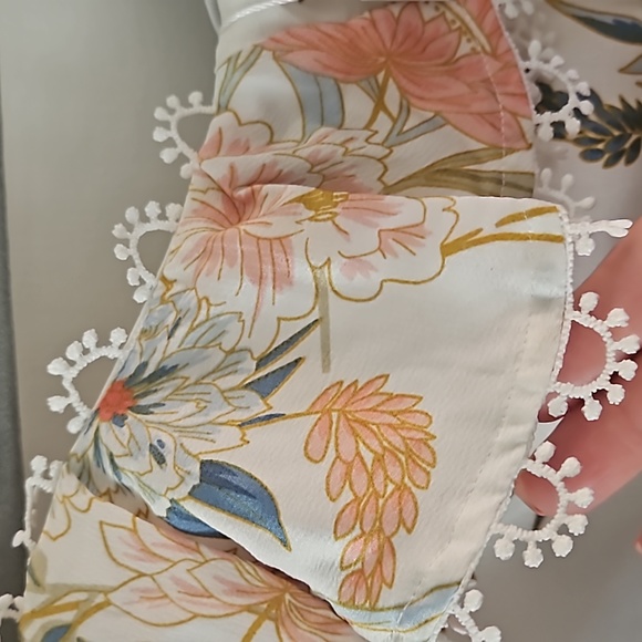 BOBBY BARDOT NECKLINE PUFF SLEEVE DRESS FLORAL PRINT WHITE - Picture 7 of 9